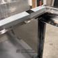 Soubassement ouvert, sur pieds inox réglables