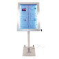 Porte-menu à LED couleurs en inox Securit 4xA4 avec poteau et socle