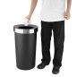 Poubelle ronde noire en polypropylène Bolero avec couvercle ouvert 60L
