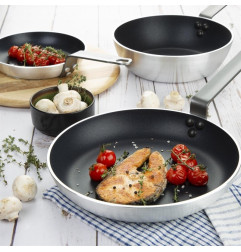 Ensemble 2 poêles et 1 sauteuse antiadhésives Vogue Cook Like A Pro
