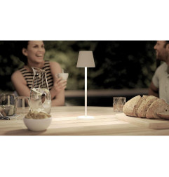 Lampe de table LED sans fil blanche à intensité variable Securit Feline avec câble de chargement magnétique