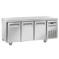 Table frigorifique, ventilé, 3 portes GN 1/1, sur roues, 2 avec freins Table frigorifique, ventilé, 3 portes GN 1/1, sur roues, 2 avec freins